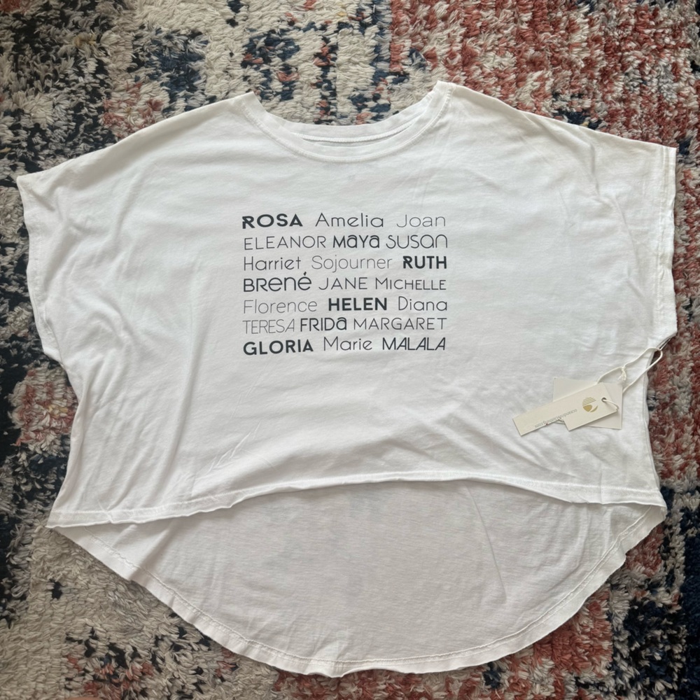 NWT Ocean Drive Iconic Women Graphic T-Shirt